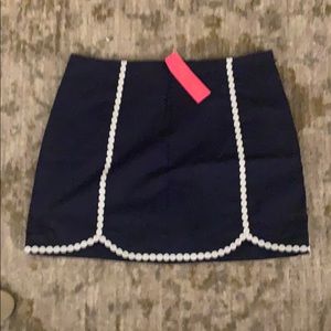 Lilly Pulitzer navy Scorts